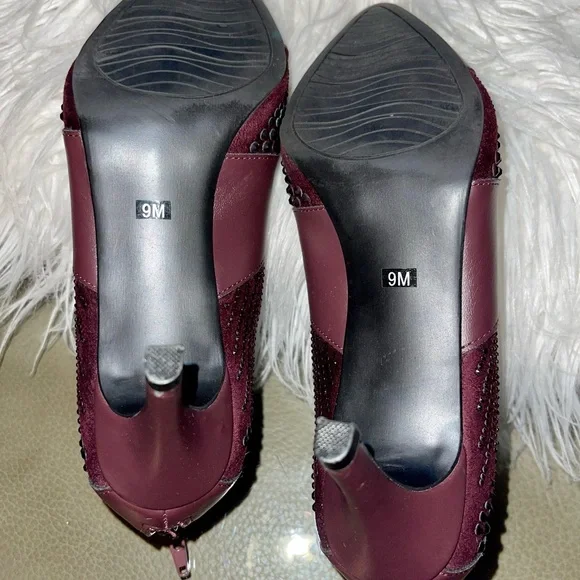 Purple leather ankle boots with faceted purple rhinestones by Impo, size 9 - Picture 4 of 7